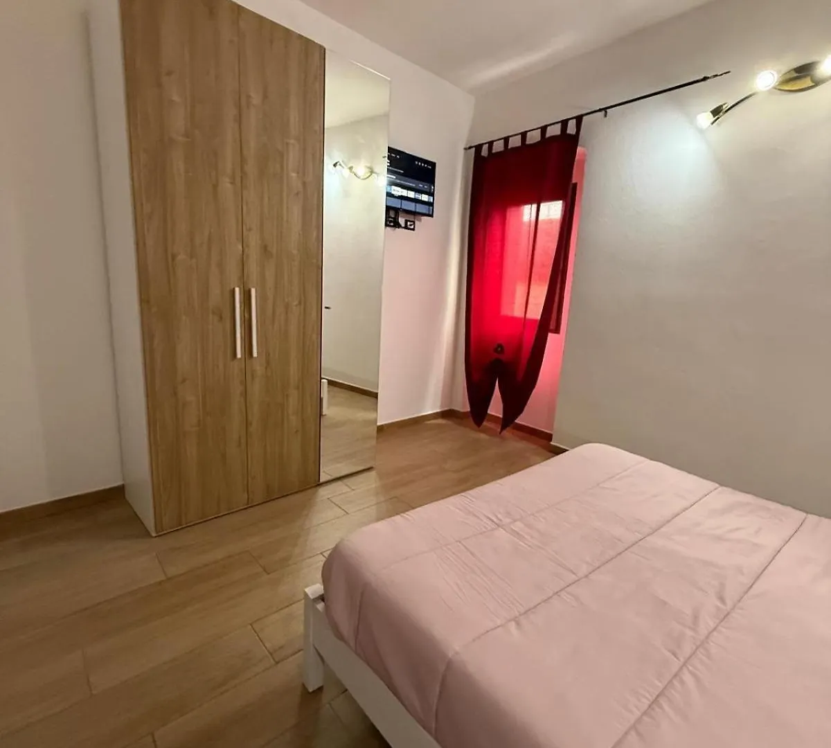 Sara'S Apartments Iglesias